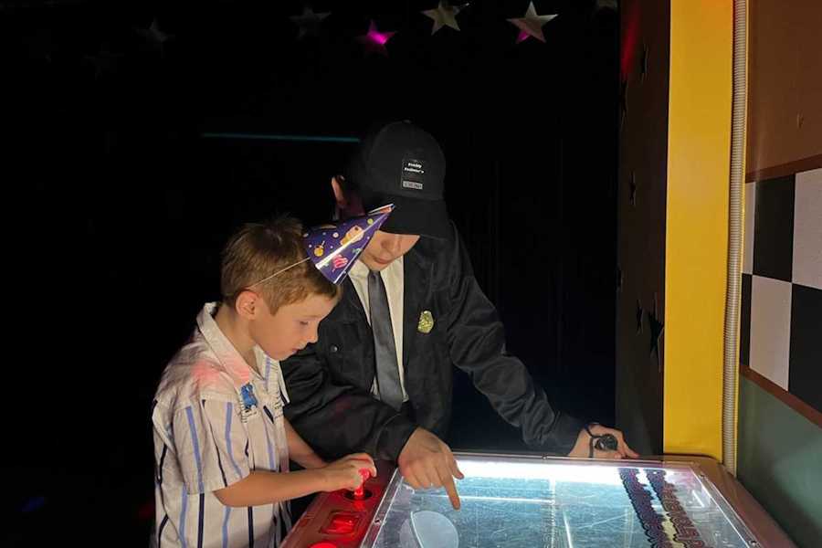 Квест в реальности Пиццерия Фредди Фазбера от компании Level Up Квест в реальности Пиццерия Фредди Фазбера от компании Level Up